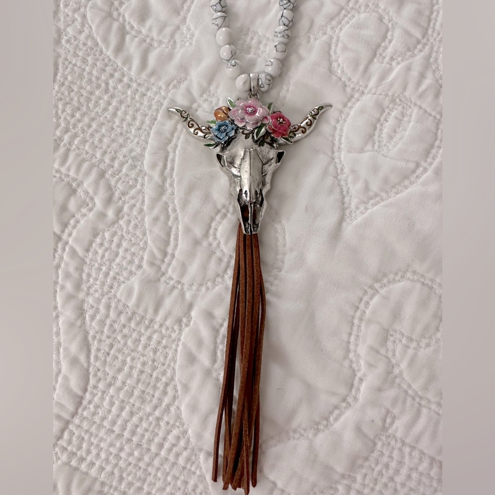 Ladies Western Necklace